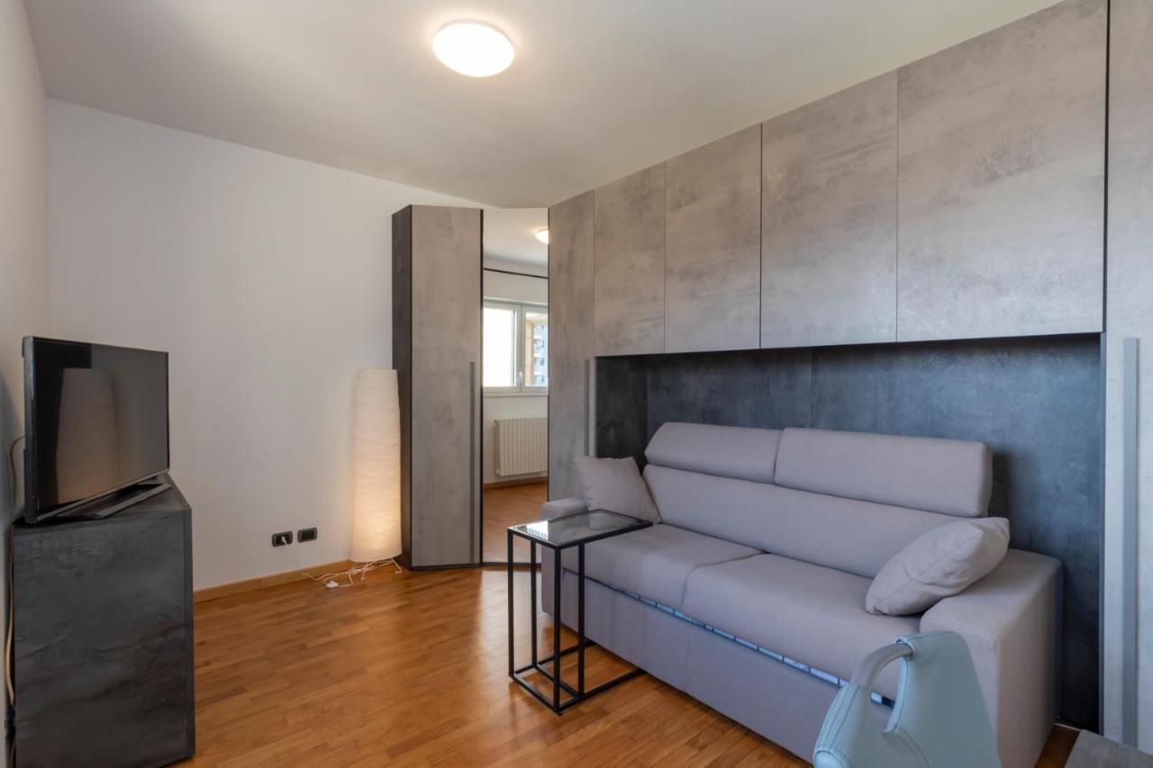 Splendida Terrazza Su Arcimboldi - Milano Bicocca Apartment Ngoại thất bức ảnh