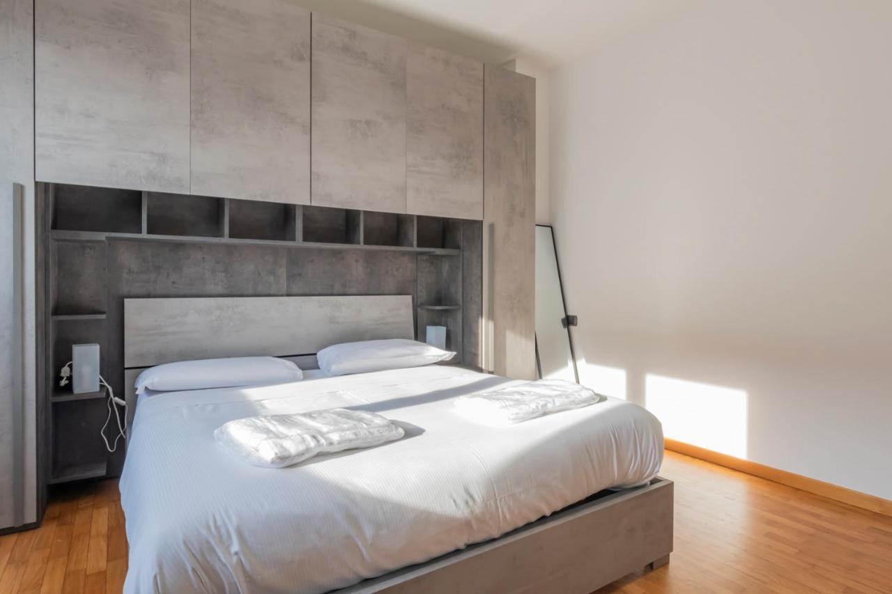 Splendida Terrazza Su Arcimboldi - Milano Bicocca Apartment Ngoại thất bức ảnh
