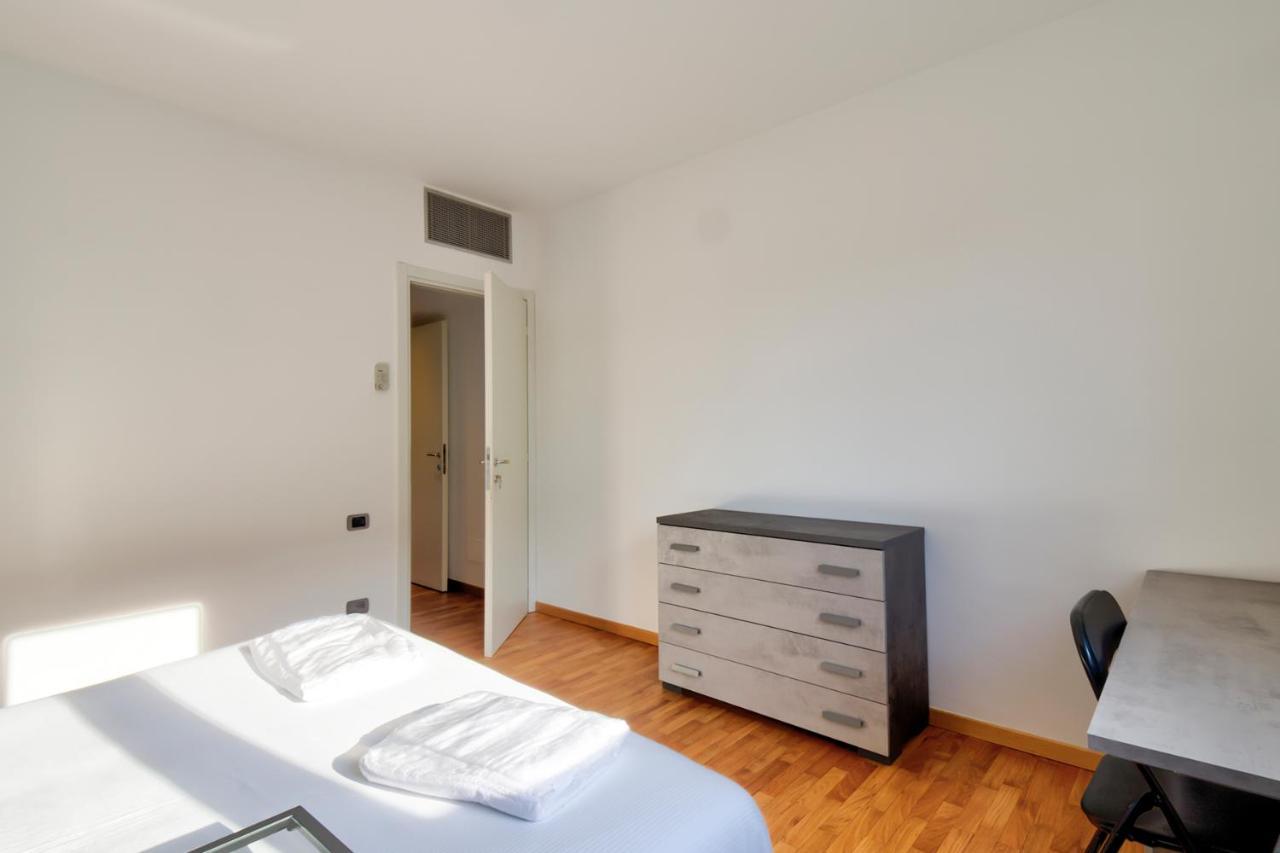 Splendida Terrazza Su Arcimboldi - Milano Bicocca Apartment Ngoại thất bức ảnh