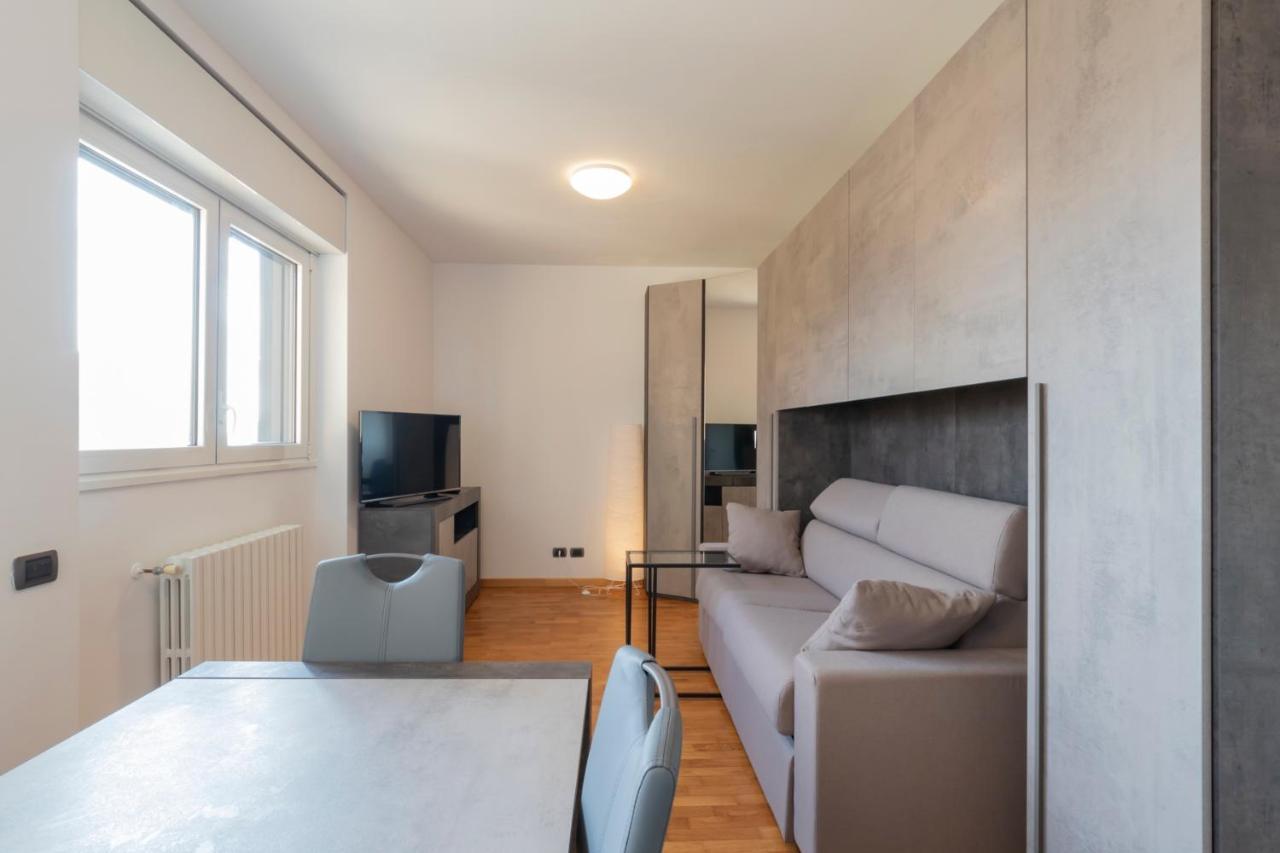 Splendida Terrazza Su Arcimboldi - Milano Bicocca Apartment Ngoại thất bức ảnh